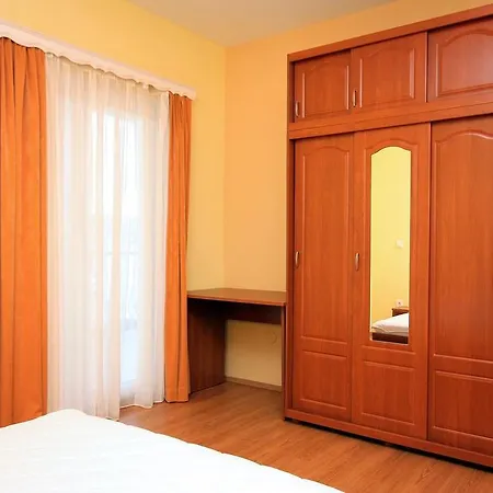 Rogoznica 3199b
